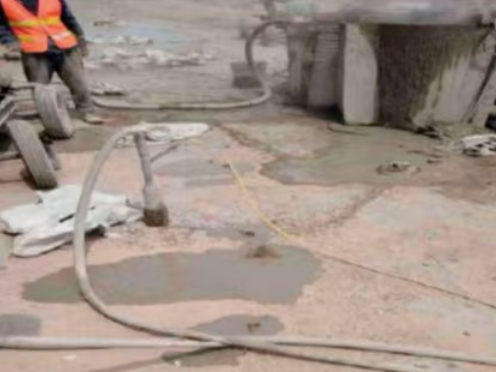 岳麓水泥混凝土路面板底注浆技术 路面脱空注浆整治方案